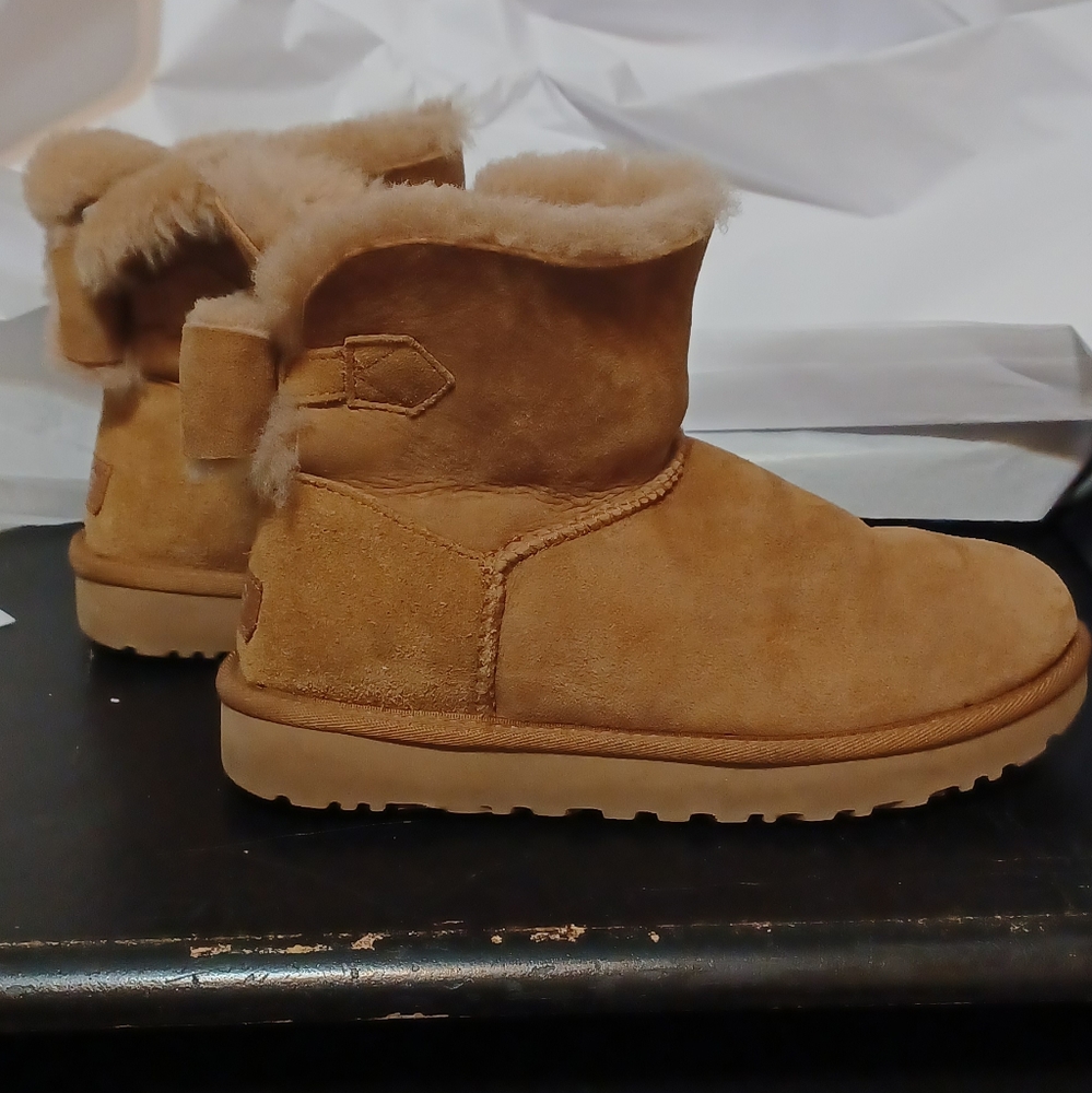 Ugg Bailey Boots Size 7